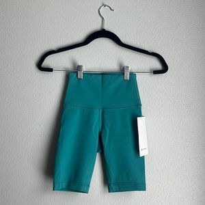 lululemon Wunder Train HR Short 8”